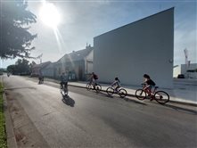 Výlet na bicykloch 2022 - dekoratívna grafika